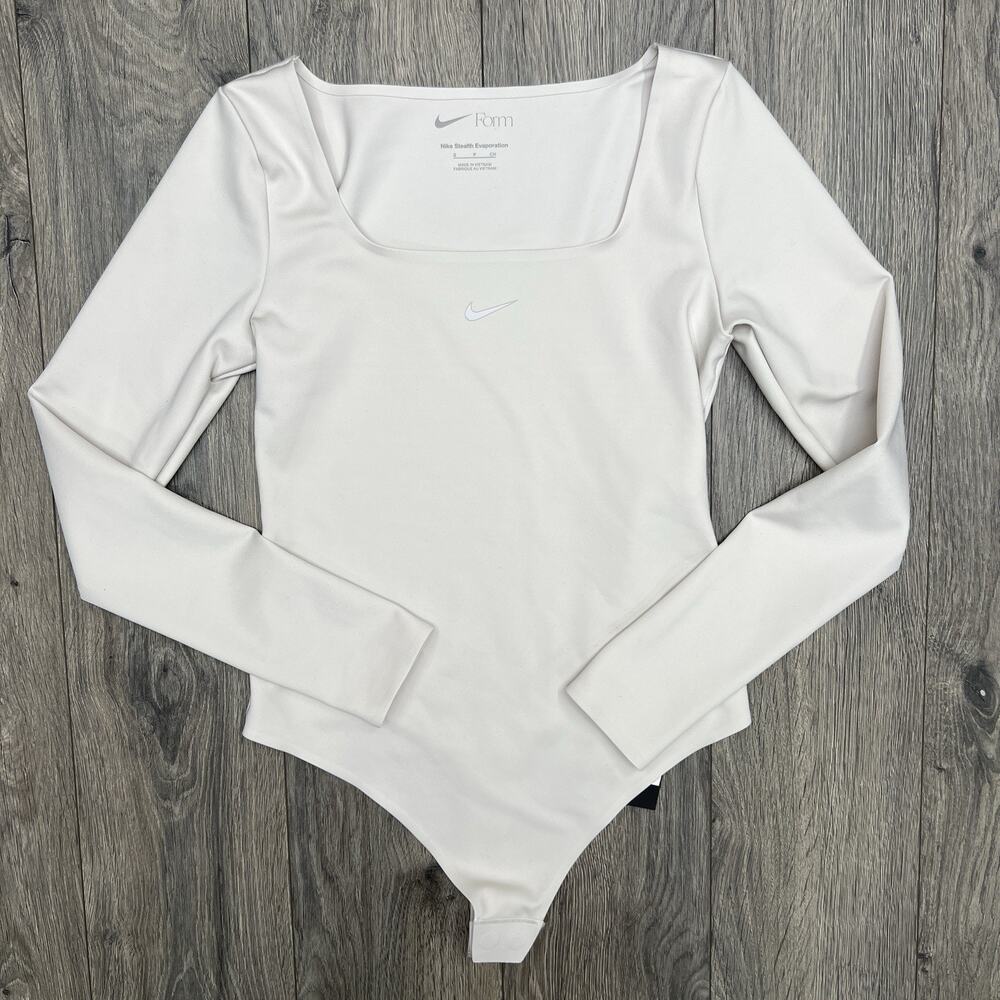 Nike Form Bodysuit Size Small Womens Light Orewood Brown Beige Long Sleeve $80